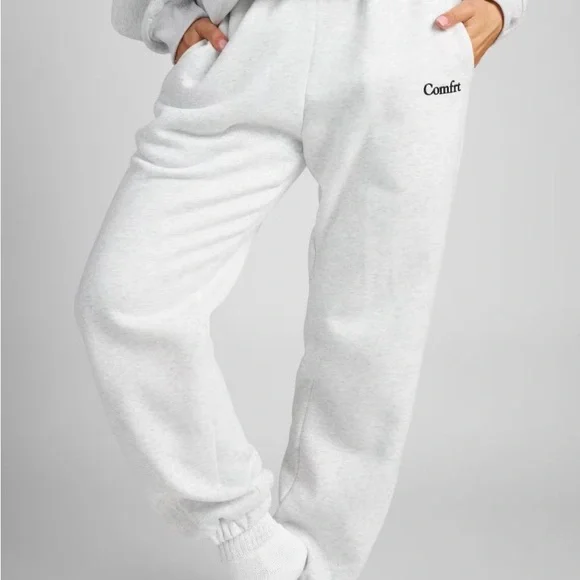 Comfrt Cloud Zip Set (hoodie & sweatpants) - Picture 3 of 8